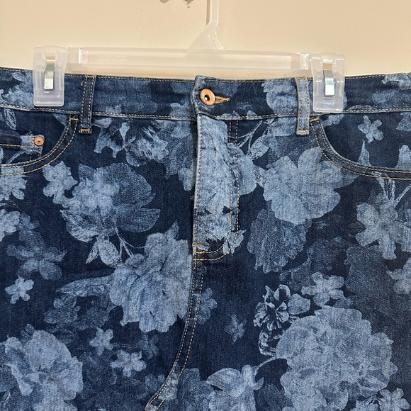 Anne Klein Size 16 Blue Denim Floral Pocket Haiti Mini Skirt - Picture 2 of 7